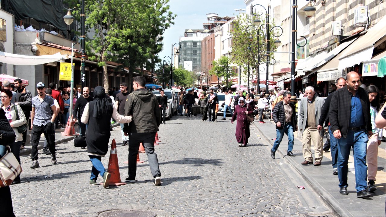 Tarihi Sur İlçesinde Bayram Hareketliliği