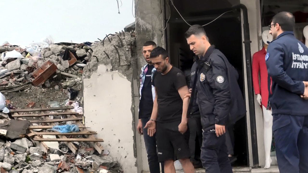 Avcılar'da Kaçak Göçmenler Yaşadıkları Binada Eşyaları Yaktı