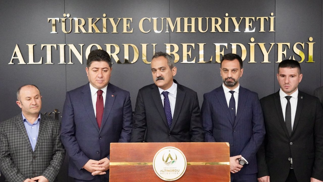 Bakan Özer: Deprem Bölgesindeki 12 Bin Çocuğa Bayram Hediyesi Hazırlandı (2)