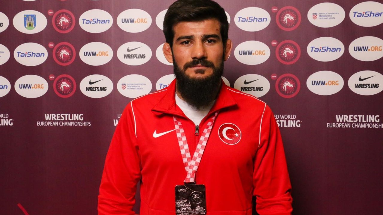 Serbest Stil Güreş Milli Takımı'ndan 6 Madalya