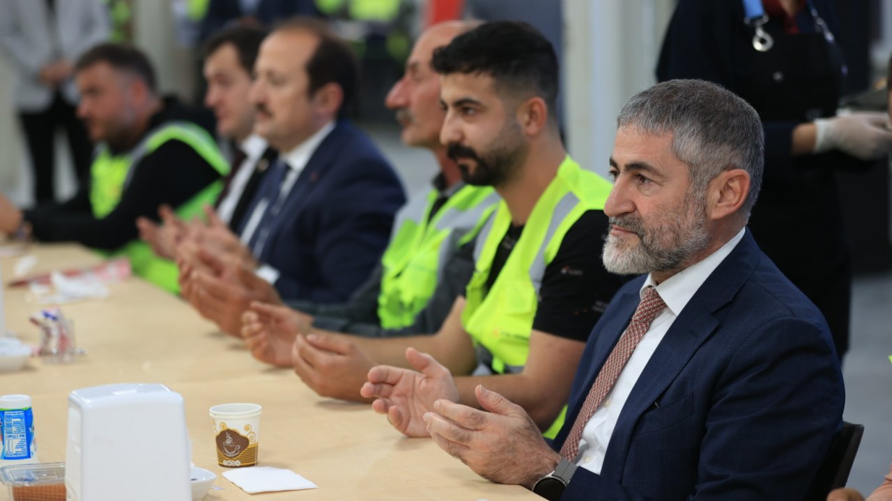 Bakan Nebati Akkuyu Nükleer Santralini Gezdi, İşçilerle İftar Yaptı