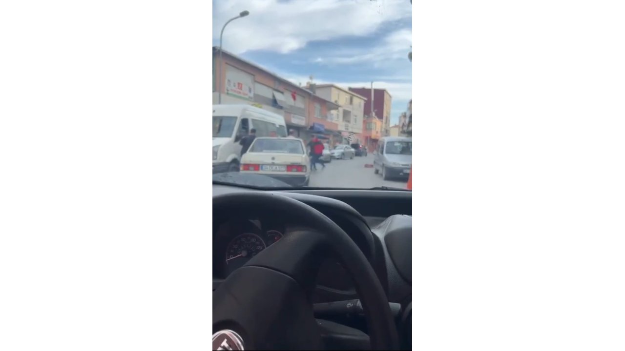 Ataşehir'de Yol Verme Kavgası Kamerada