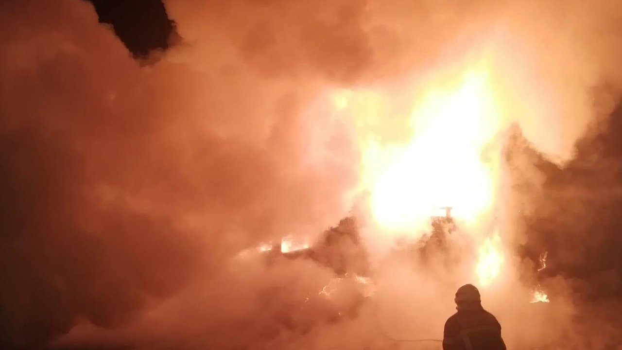 Tır İle Çarpışıp Alev Alan Otomobildeki Aileden 4 Kişi Öldü