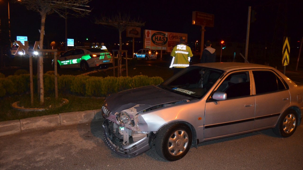 Polis Aracıyla Otomobilin Çarpıştığı Kazada 4 Kişi Taburcu Oldu