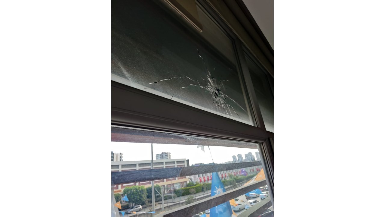 Ak Parti Çukurova İlçe Binasına Silahlı Saldırı (2)