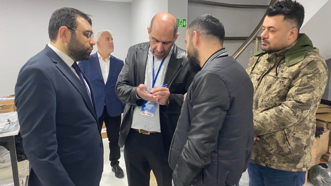 Ak Partili Milletvekili Adayları Esnaf İle Bayramlaştı