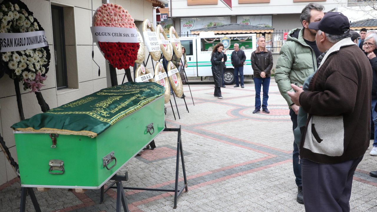 Otobüs Kazasında Ölen İşçiler Son Yolculuklarına Uğurlandı (2)