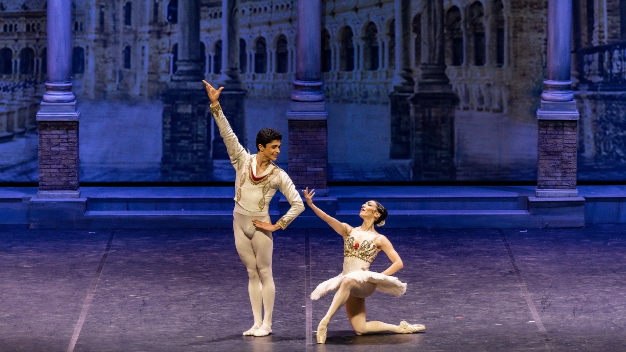 Don Kişot Balesi Akm'de Sahnelendi