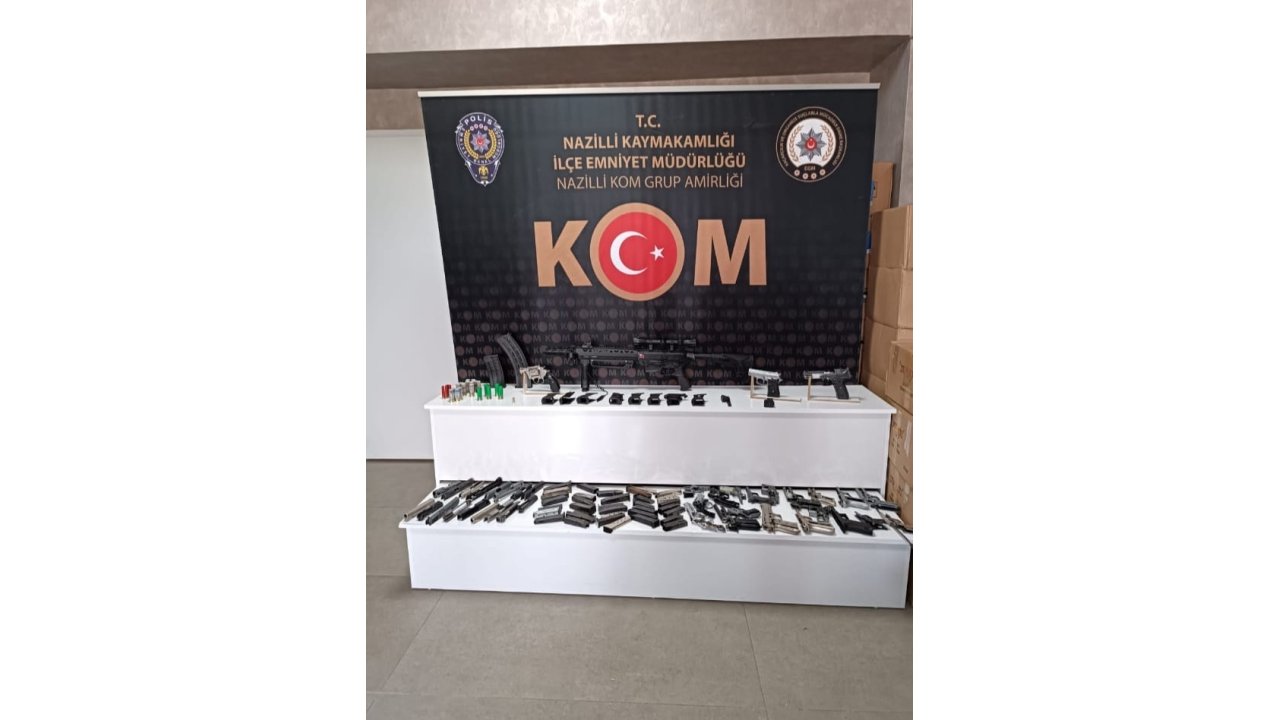 Aranan Şüphelinin Evinden Cephanelik Çıktı