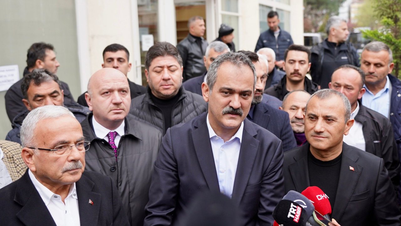 Bakan Özer, Bayram Namazını Ordu’da Kıldı