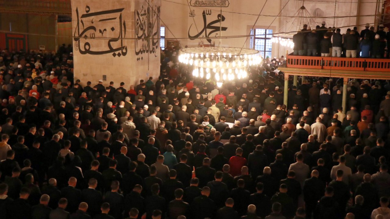 Edirne'de Yaşayanlar Bayram Namazında Eski Cami'yi Doldurdu