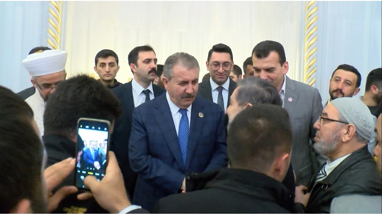 Destici: Sayın Cumhurbaşkanımız 51 İle 53 Arası Bir Oyla İlk Turda Seçimi Kazanacaktır