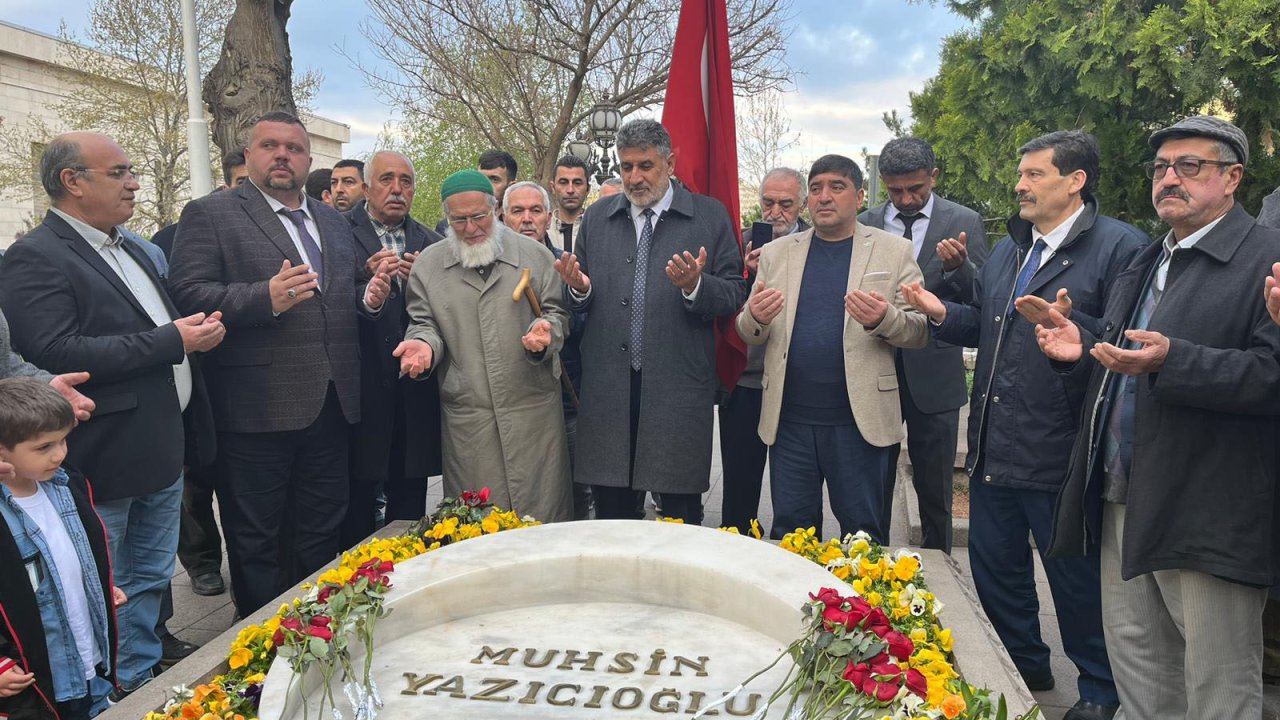 Milli Yol Partisi Lideri Çayır’dan Muhsin Yazıcıoğlu’nun Kabrine Bayram Ziyareti