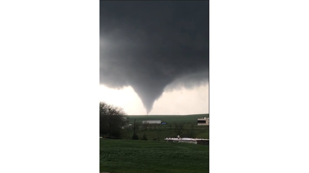 Diyarbakır’da Oluşan Hortum Kamerada