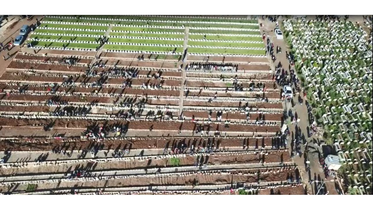 Adıyaman'da Mezarlıkta Buruk Bayram