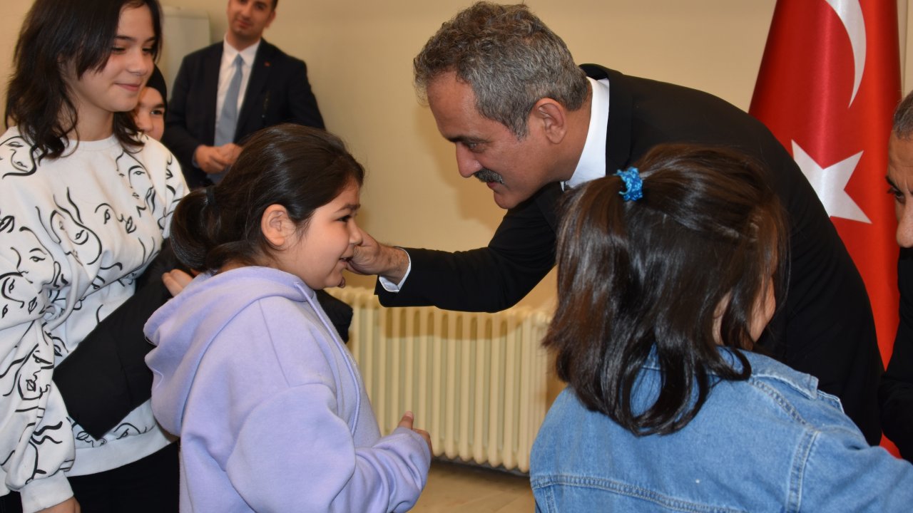 Bakan Özer, Bayram Namazını Ordu'da Kıldı (2)