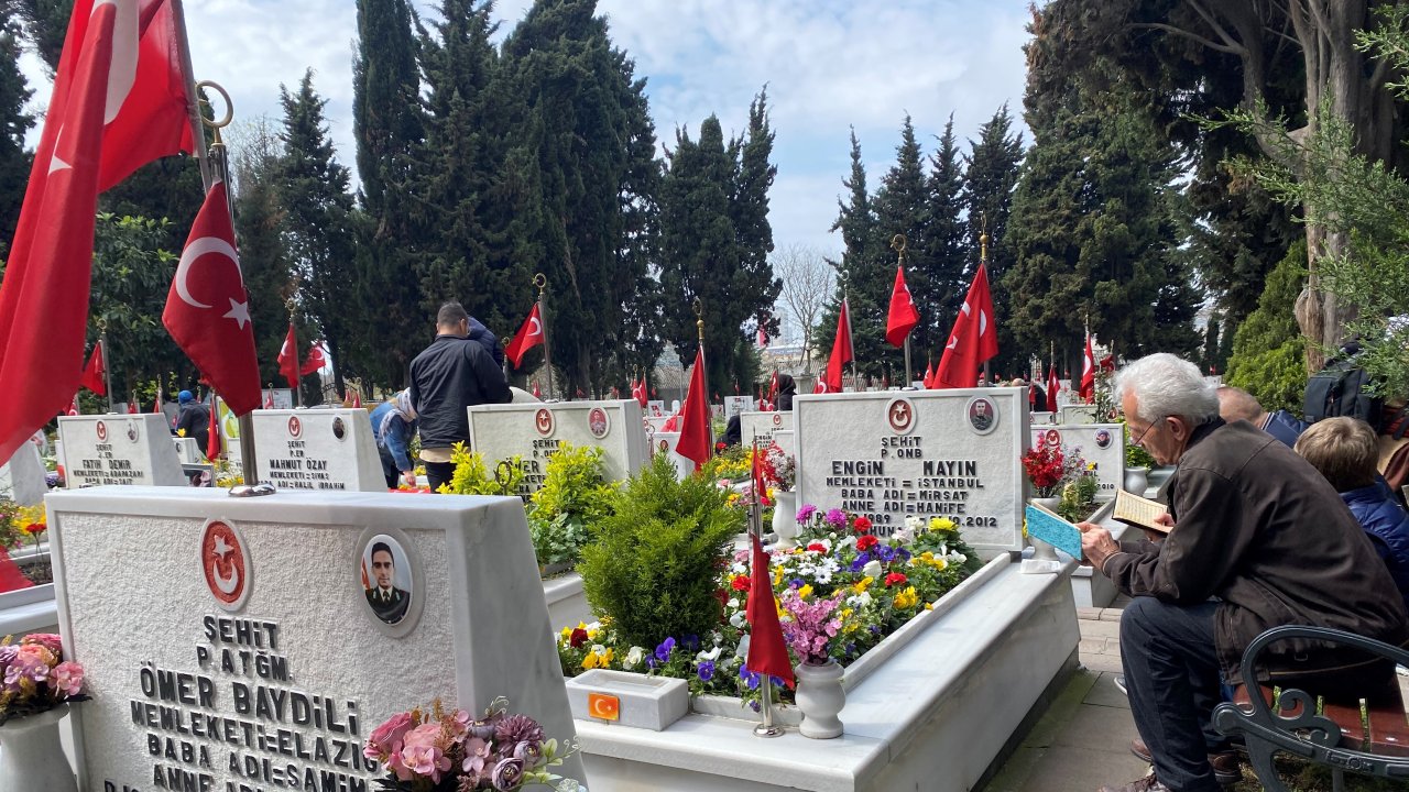 Edirnekapı Şehitliği'nde Buruk Bayram