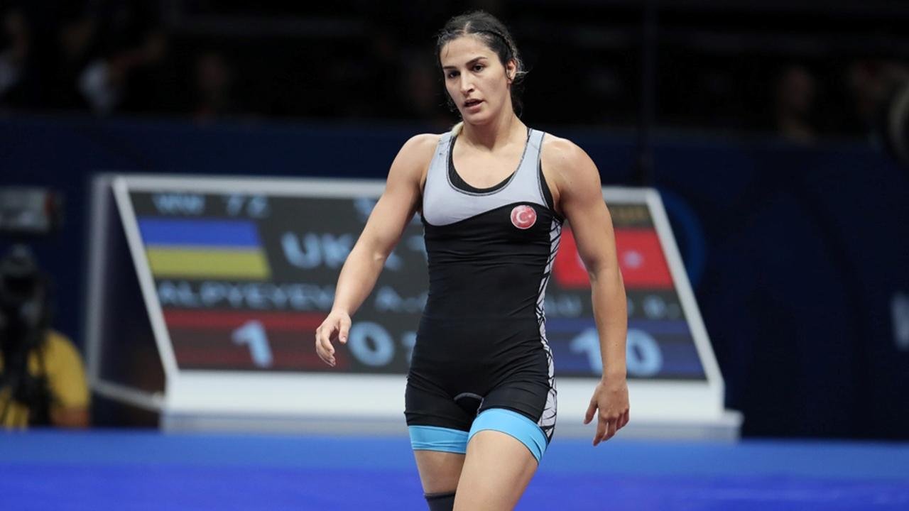 Buse Tosun Çavuşoğlu Gümüş Madalya Kazandı