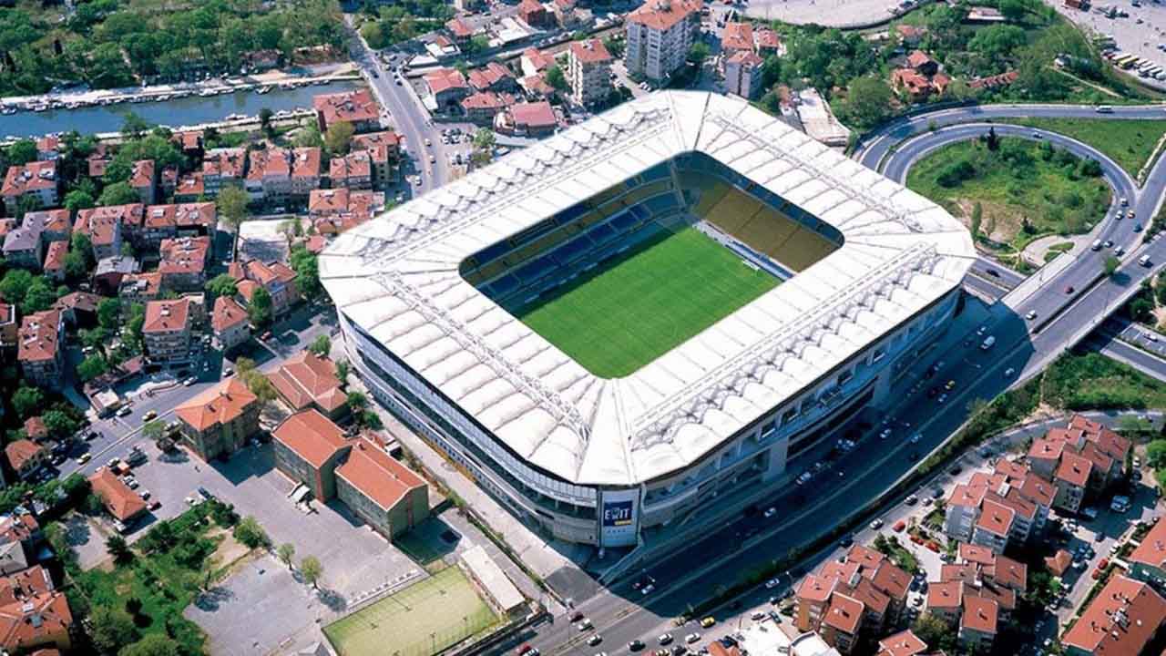 Yeni Akit, Fenerbahçe'nin 'Atatürk Stadyumu' değişikliğinde rengini belli etti