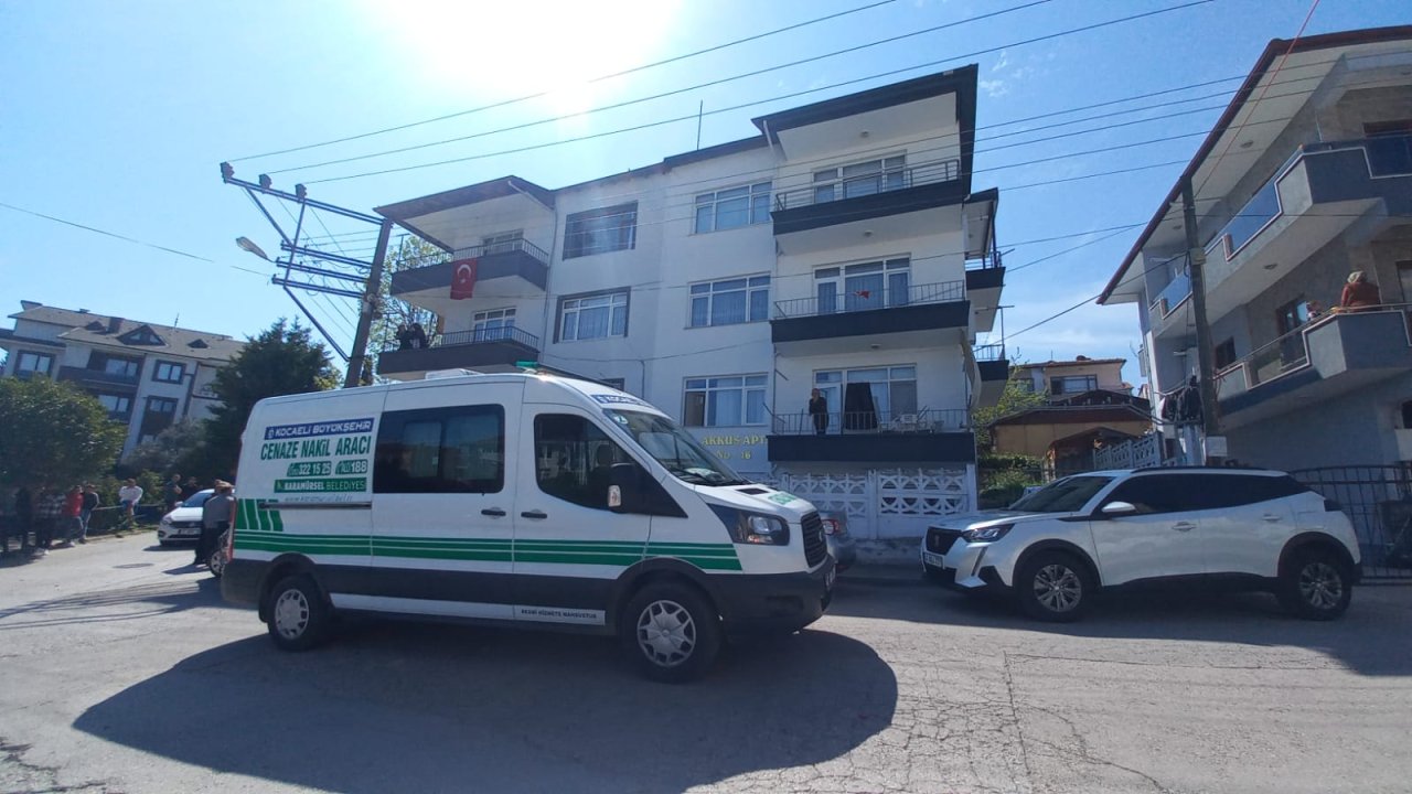 Ağabeyini Uyurken Bıçaklayarak Öldürdü