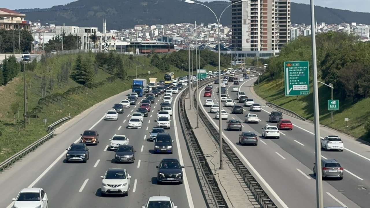İstanbul'da Bayramın 2. Gününde Trafik Yoğunluğu -1 (sultanbeyli)
