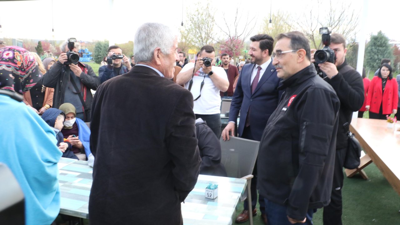 Bakan Dönmez'den Eskişehir'de Bayram Ziyaretleri