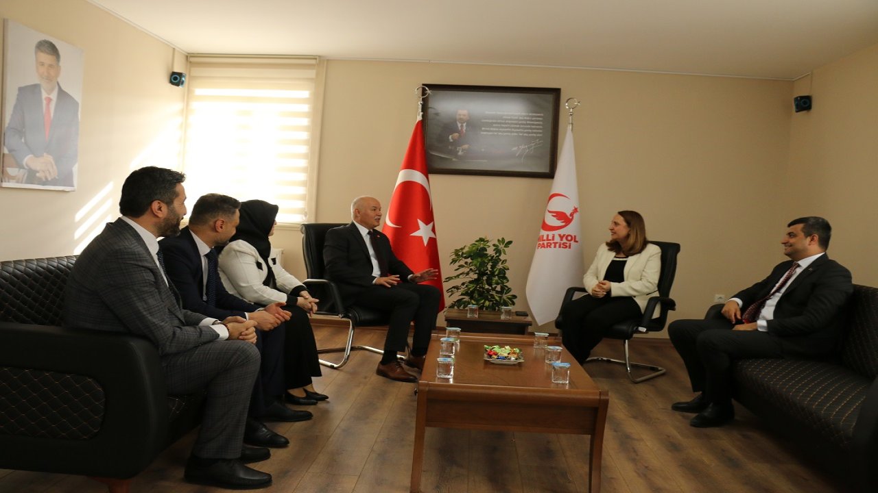 Siyasi Partilerden Milli Yol Partisi'ne Bayram Ziyareti