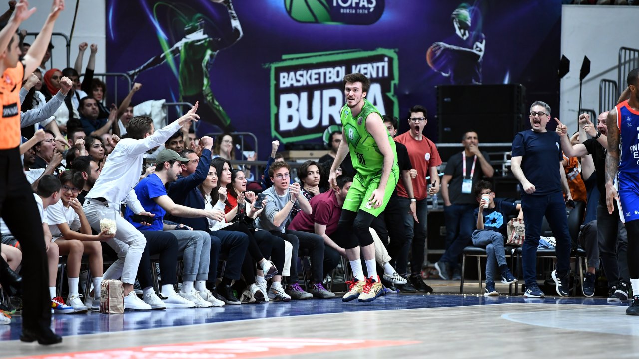 Tofaş - Anadolu Efes: 66-63