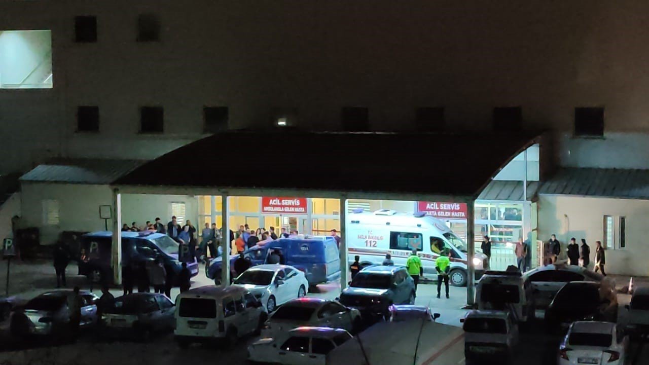 Adana'da Husumetliler Arasında Silahlı Kavga: 4 Yaralı