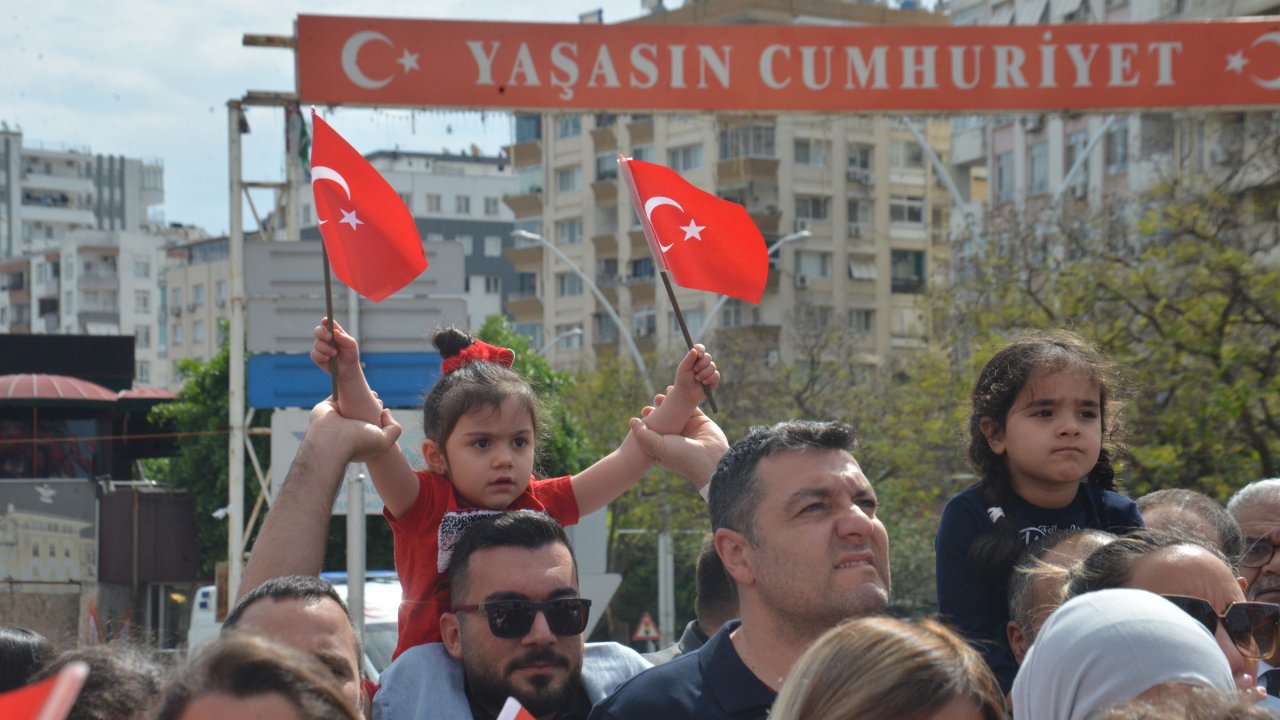 Valilik Koltuğuna Oturan Alya: Ampute Depremzede Kardeşlerimin Protez İhtiyaçları Giderilsin