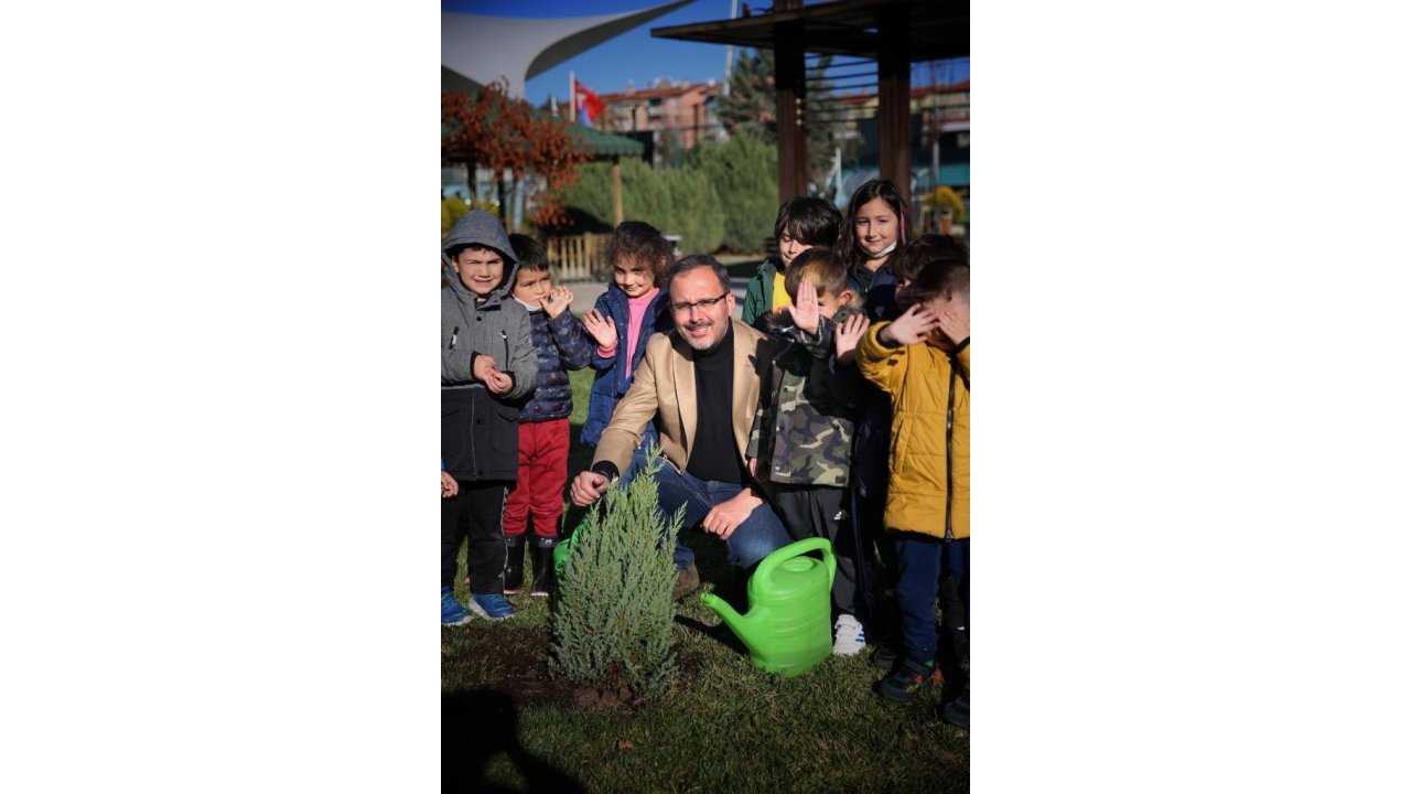 Spor Camiasından 23 Nisan Mesajları