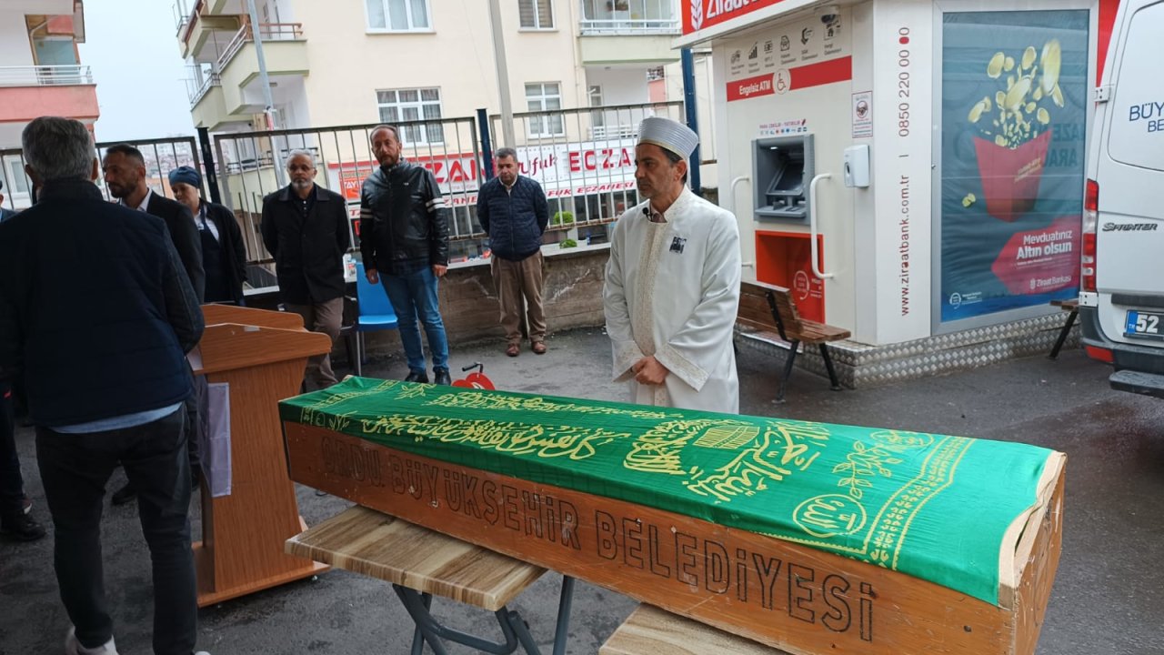 Adli Tıp Teknikeri Evinde Ölü Bulundu