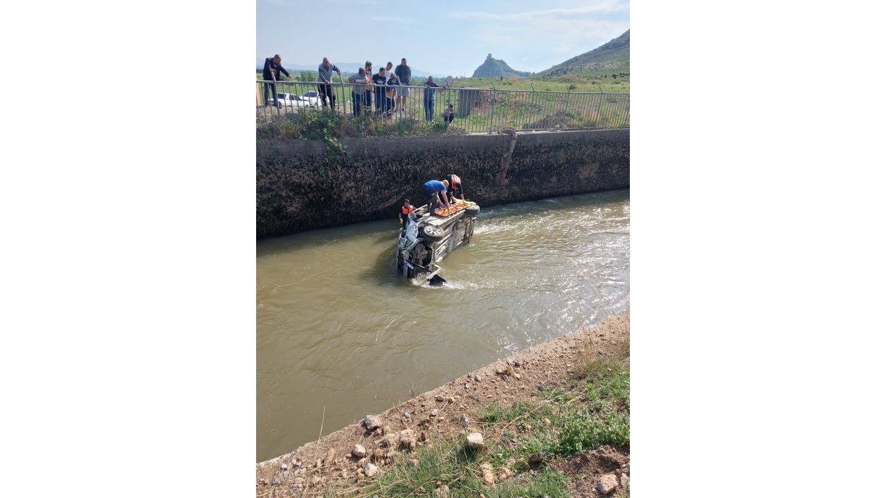 Kontrolden Çıkan Hafif Ticari Araç Sulama Kanalına Düştü; Karı- Koca Öldü, 1 Yaralı