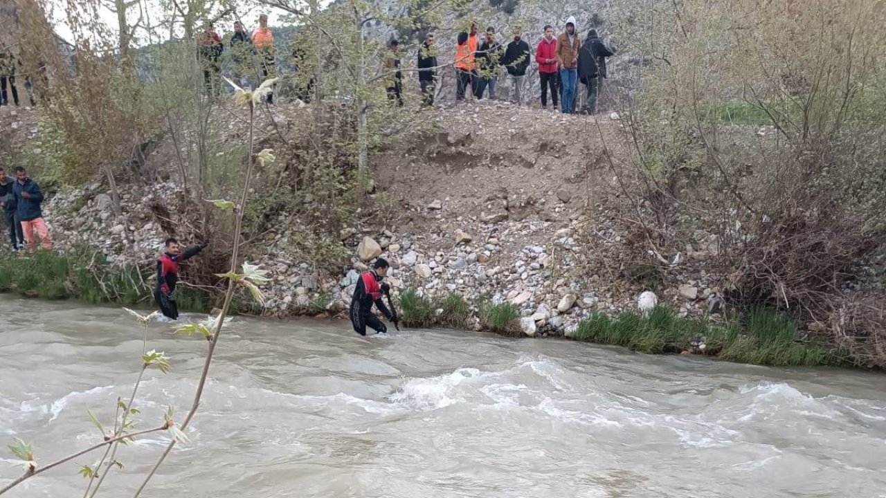 Çaya Düşen Küçük Ayşe, Boğuldu
