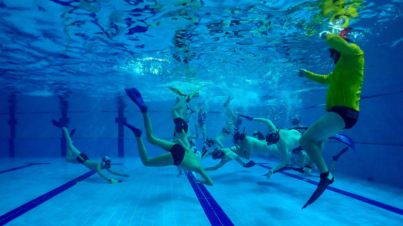 Sualtında Ragbi Ve Hokey Heyecanı