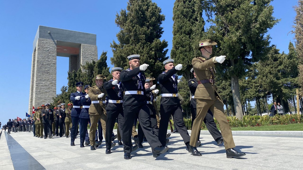 Çanakkale Kara Savaşları'nın 108'inci Yıl Dönümünde Şehitler Anıldı