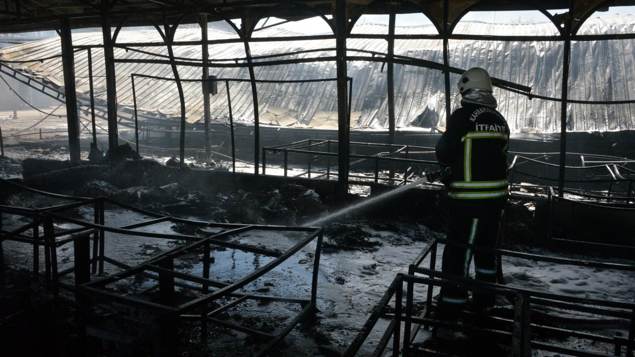 Kahramanmaraş'ta Mobilya Fabrikasında Yangın
