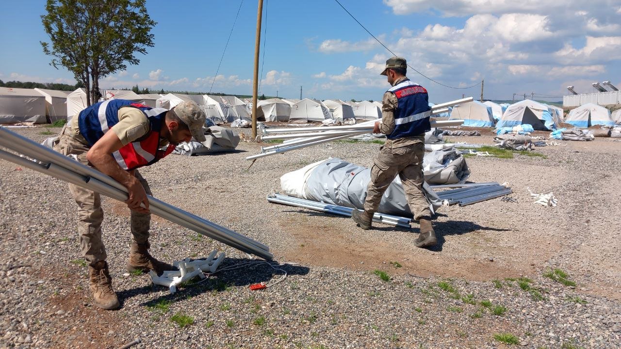 Diyarbakır’da Talep Olmayınca 942 Yedek Çadır, Afad'ın Deposuna Kaldırıldı