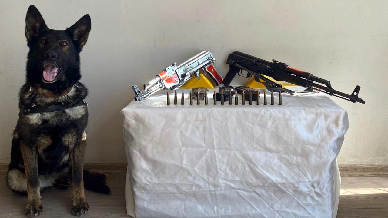 Otobüste, Yolcunun Çantasından 2 Kalaşnikof Tüfek Çıktı