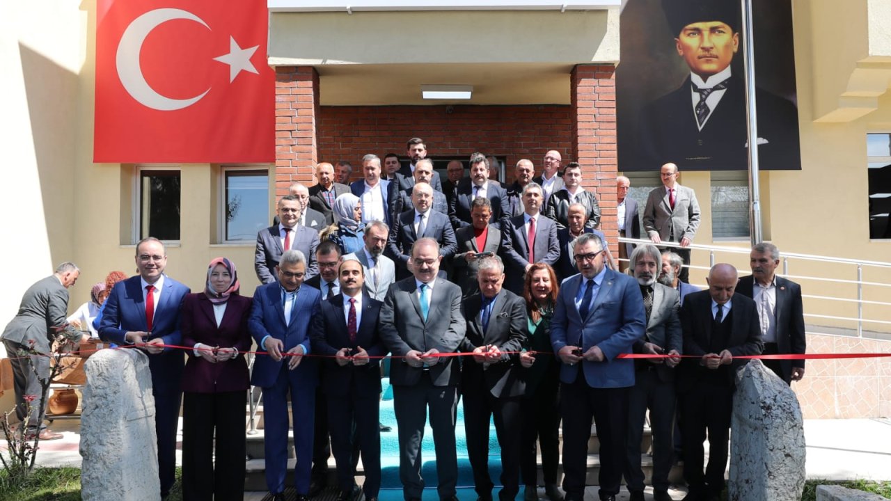 Bakan Yardımcısı Çam: Kütüphaneler Gençlerin Kendilerini Zenginleştirecekleri Merkezler