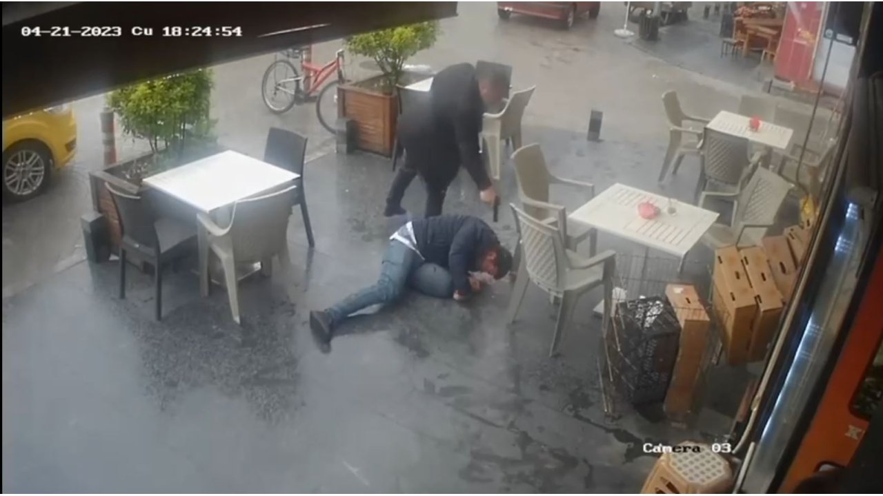 Eşiyle Mesajlaştığı İddia Edilen Akrabasını Öldürmüştü; Güvenlik Kamerası Görüntüleri Ortaya Çıktı