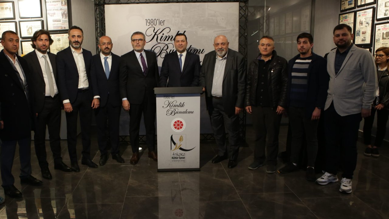 '1980'ler Kimlik Bunalımı' Sergisi Ankara'da Açıldı