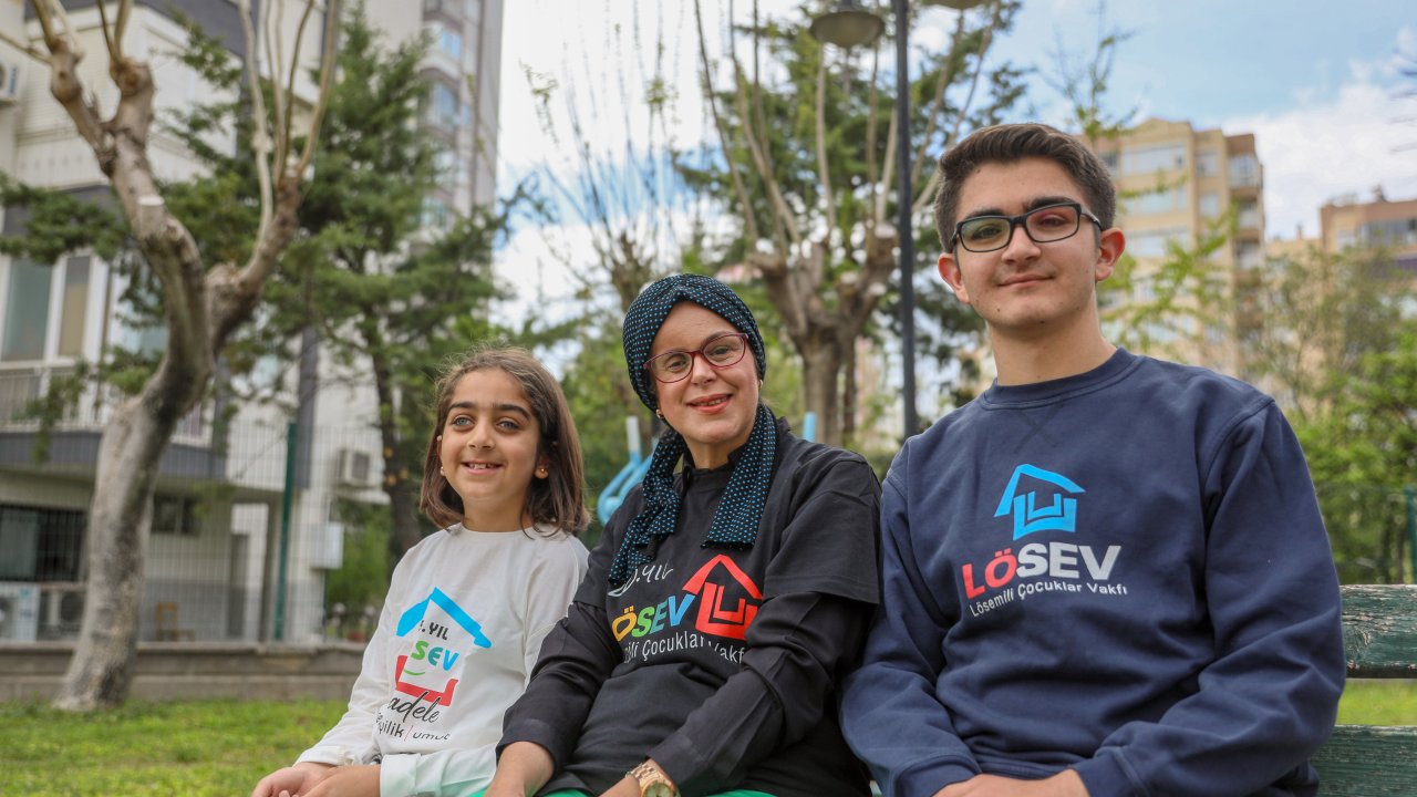 Kanseri Atlatan Anne Ve Çocukları, Lösev İle Umut Oluyor