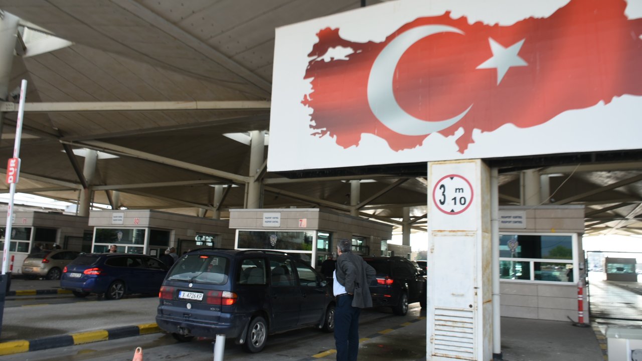 Edirne'deki Sınır Kapılarında Oy Verme Sandıkları Kuruldu