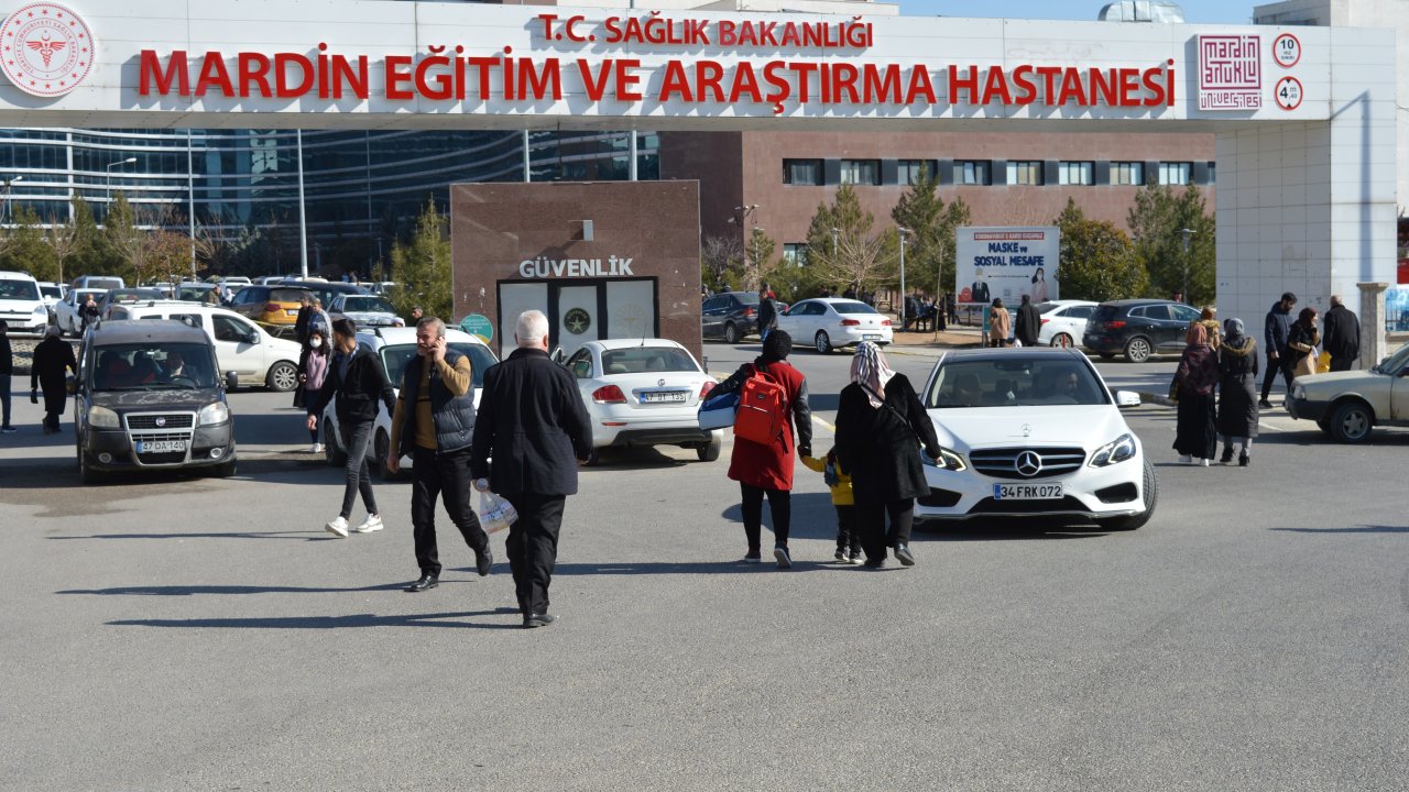 Babasının Geri Manevra Yaptığı Kamyonetin Altında Kalıp, Öldü