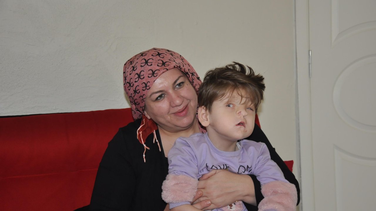 Fraser Sendromlu Sevgi Hira İçin Işıklar Hiç Sönmüyor