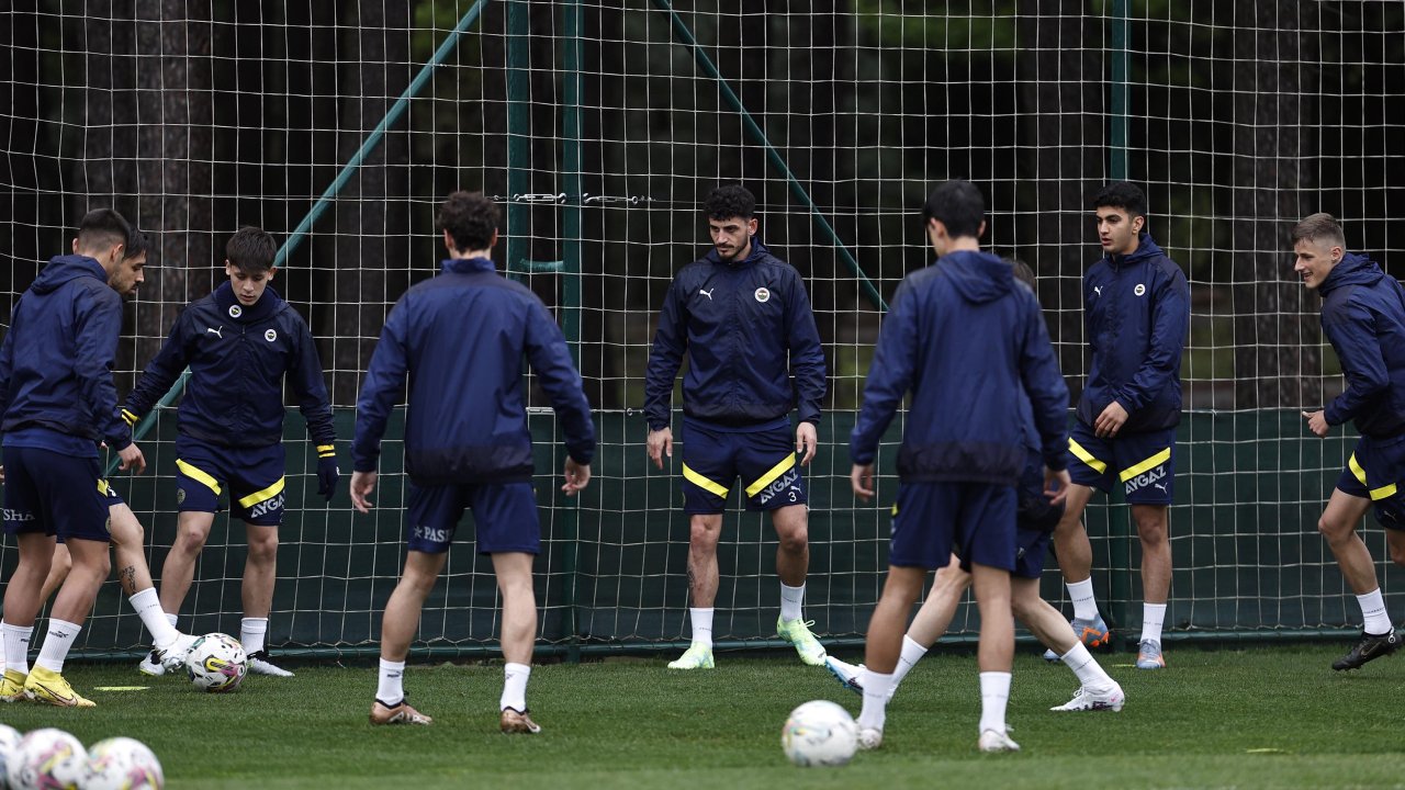 Fenerbahçe, Sivasspor Mesaisine Devam Etti