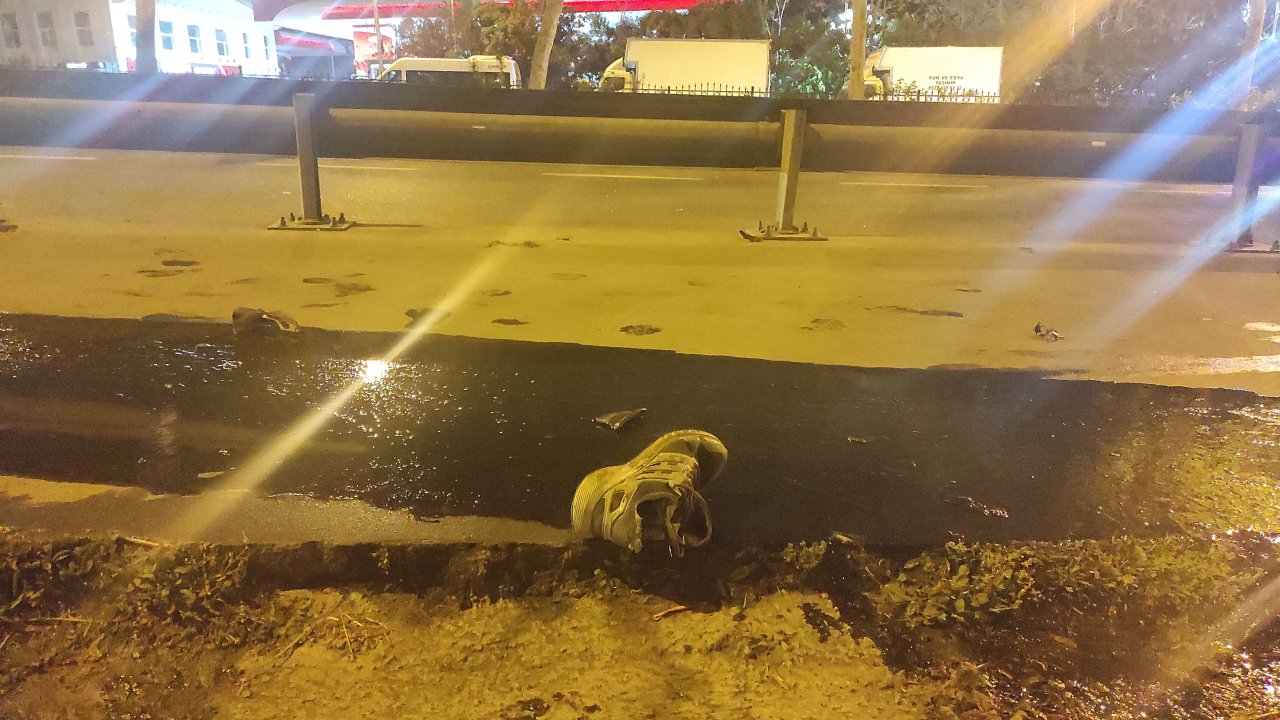 Şişli’de Otomobile Çarparak Takla Atan Motosikletin Sürücüsü Öldü, 2 Arkadaşı Yaralandı