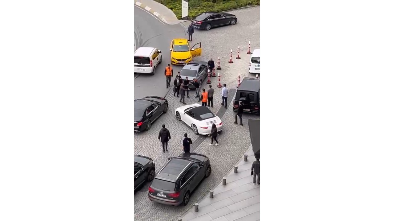 Beşiktaş'ta Taksi Şoförü İle Güvenlik Görevlisi Arasında Ters Yön Kavgası