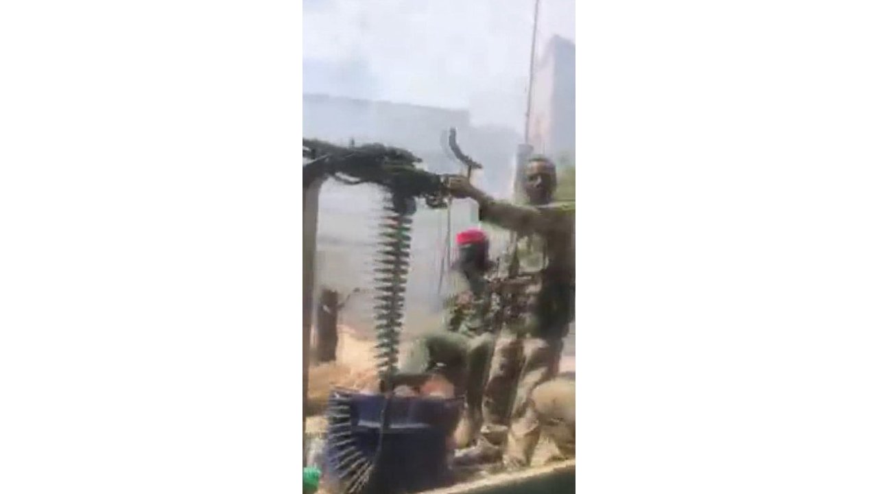 Sudan'da Türk Çift Çatışmanın Ortasında Kaldı